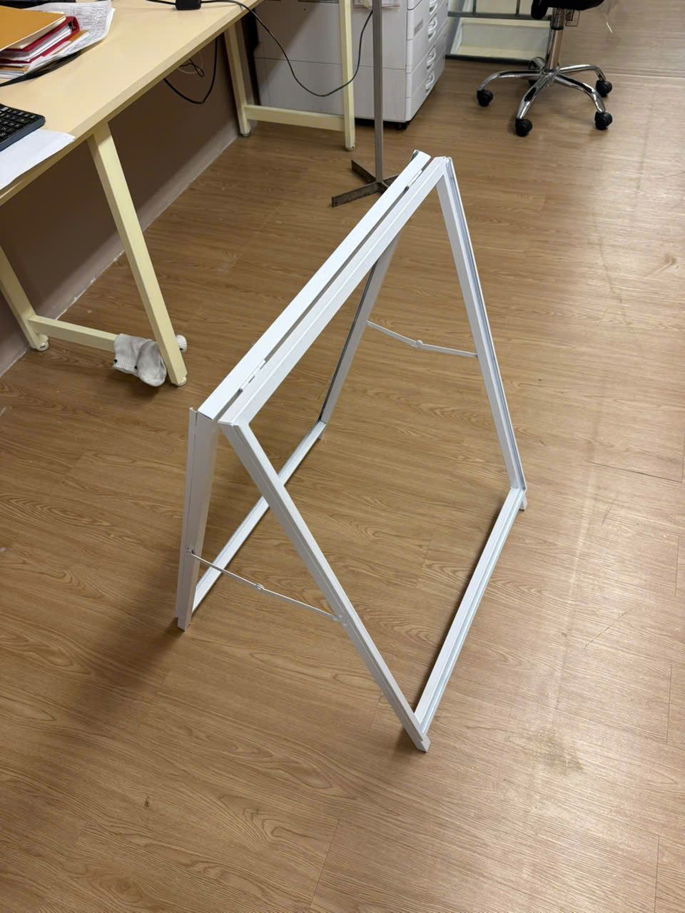 Khung standee 60x80cm 4